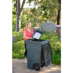 Kitty Lounge Disposable Litter Trays (100-Pack) by Argee 7 Kitty Lounge Disposable Litter Trays (100-Pack) by Argee -Cheap Bird & Wildlife Supplies Store argee litter boxes houses rg606 100 31 1000